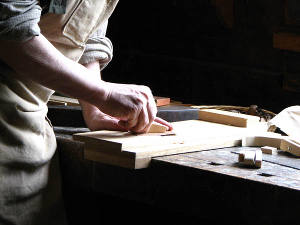 Nuestra <strong>carpintería de madera en  Azuaga</strong> es una empresa de <strong>herencia familiar</strong>, por lo que  contamos con gran <strong>experiencia </strong>en la profesión.